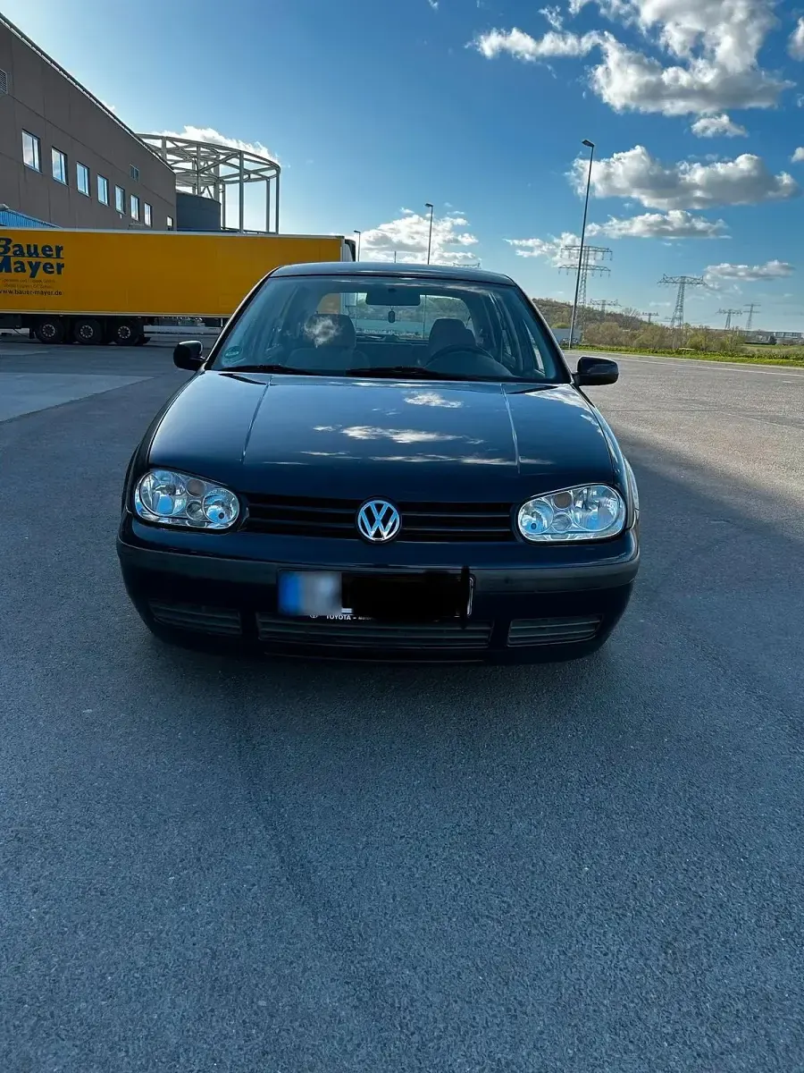 Second-hand VW Golf IV 101 CP (74 kW) 1998 Albastru Hatchback