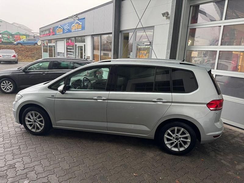 Gebraucht VW Touran Join 116 PS (85 kW) 2019 Silber Van / Kleinbus