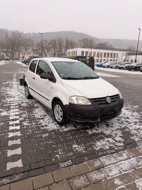 Gebraucht VW Fox 54 PS (39 kW) 2009 Weiß Kleinwagen
