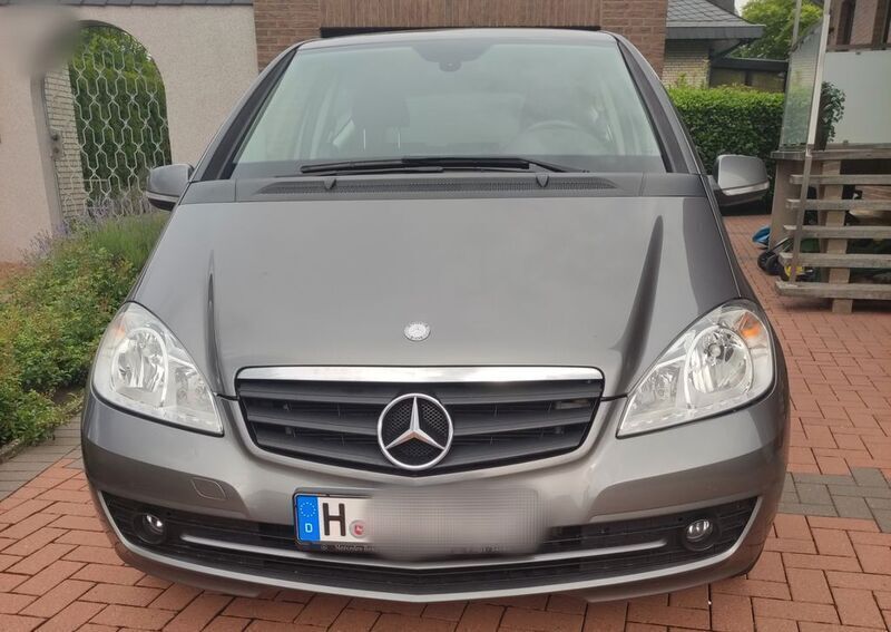 Grau Gebraucht 2009 Mercedes A150 Kleinwagen | 4.000 € (Fairer Preis) - Bild 1/4