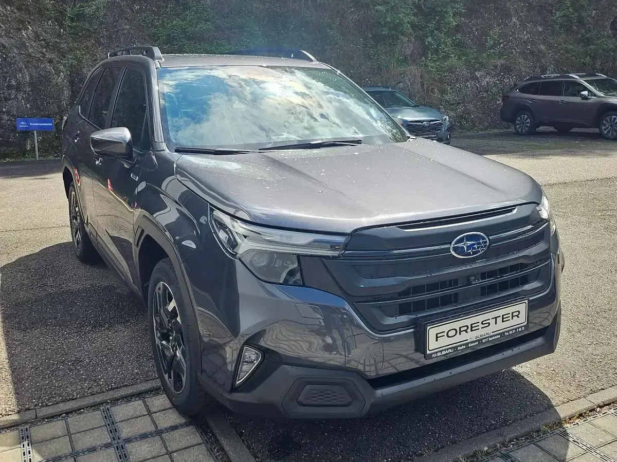Neu Subaru Forester Exclusive+ 150 PS (110 kW) 2026 Magnetite gray SUV