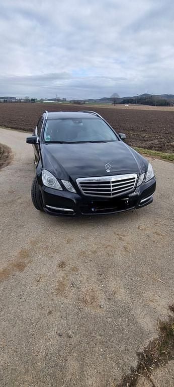 Gebraucht Mercedes E350 265 PS (194 kW) 2011 Schwarz Limousine