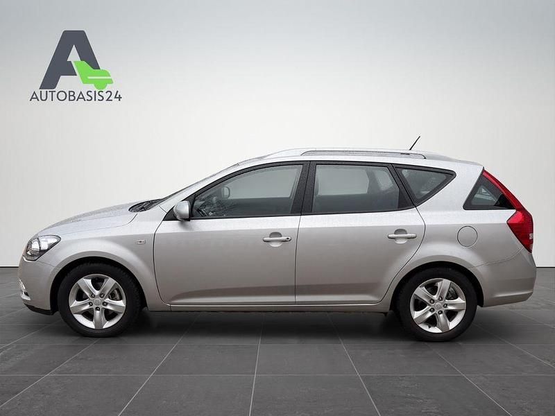 Gebraucht Kia Ceed Sportswagon 90 PS (66 kW) 2012 Silber Kombi