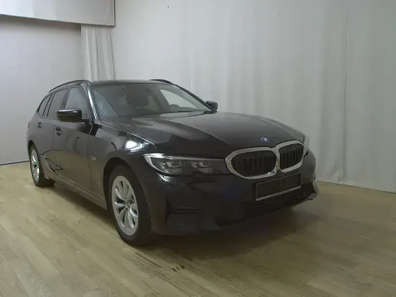 Gebraucht BMW 320e Advantage 204 PS (150 kW) 2022 Schwarz ii Kombi
