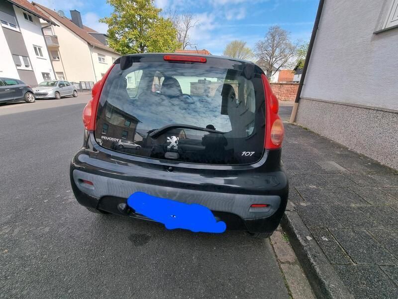 Schwarz Gebraucht 2010 Peugeot 107 Kleinwagen | 2.900 € (Fairer Preis) - Bild 1/4