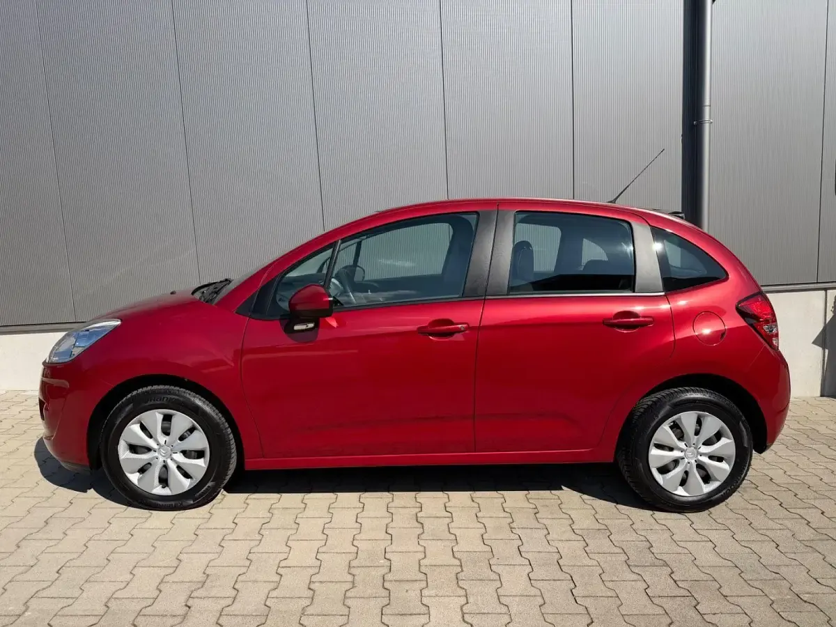 Usado Citroën C3 Tendance 120 CV (88 kW) 2011 Rojo Berlina