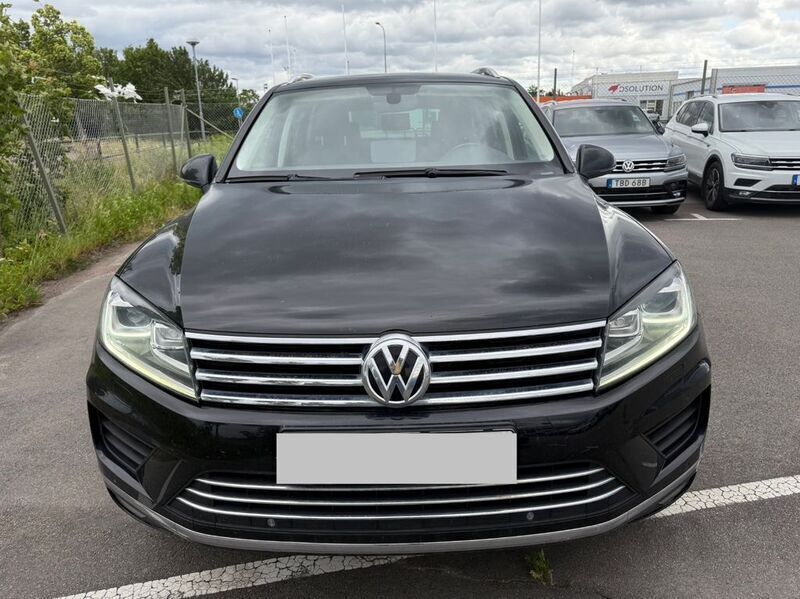 Schwarz Gebraucht 2016 VW Touareg SUV | 17.500 € (Teuer) - Bild 1/4