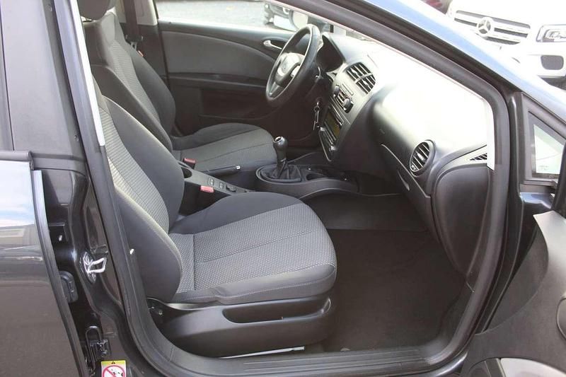 Gebraucht Seat Leon Reference 125 PS (91 kW) 2011 Grau Kleinwagen