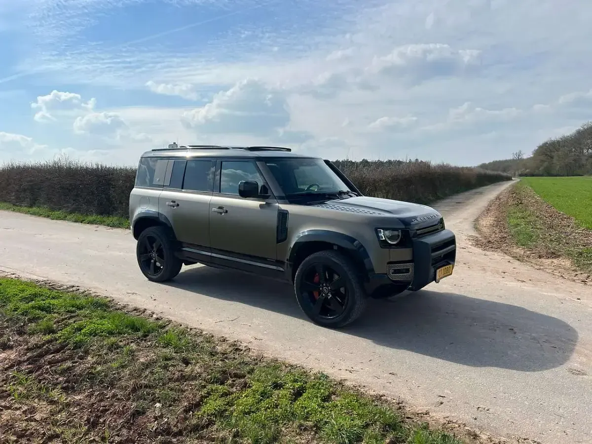Gebraucht Land Rover Defender 400 PS (294 kW) 2022 Bronze SUV