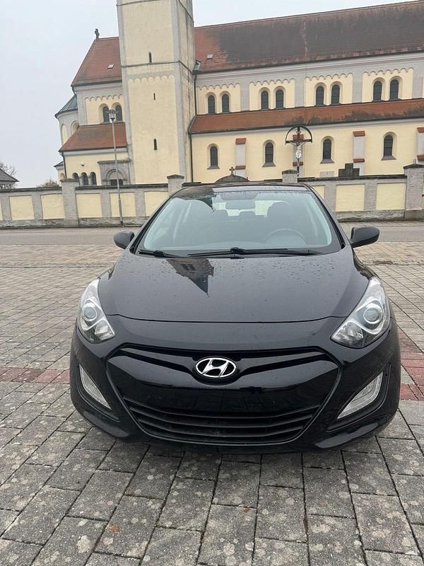 Schwarz Gebraucht 2013 Hyundai i30 Kleinwagen | 6.000 € (Fairer Preis) - Bild 1/4