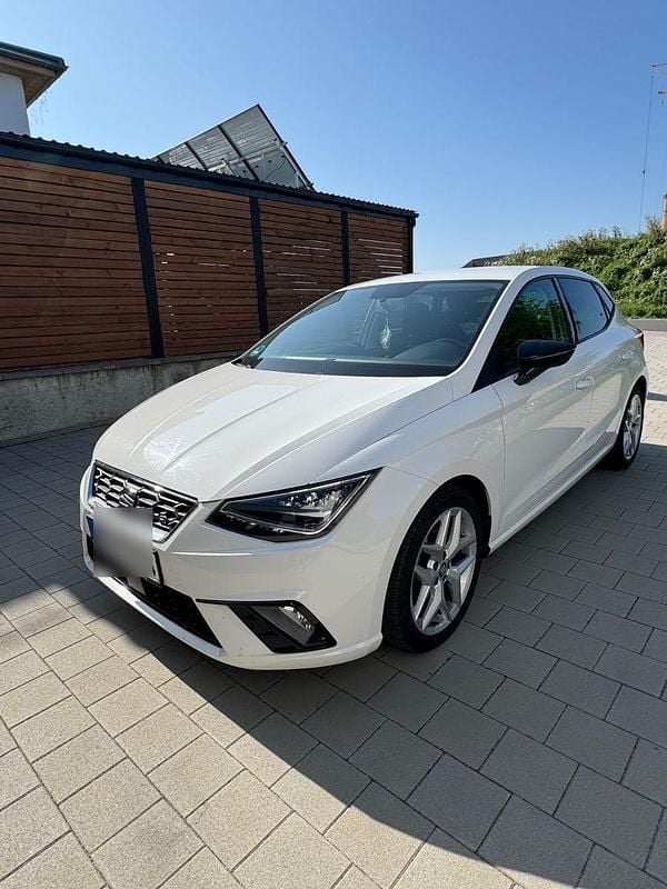Weiß Gebraucht 2018 Seat Ibiza FR Kleinwagen | 12.290 € (Fairer Preis) - Bild 1/4
