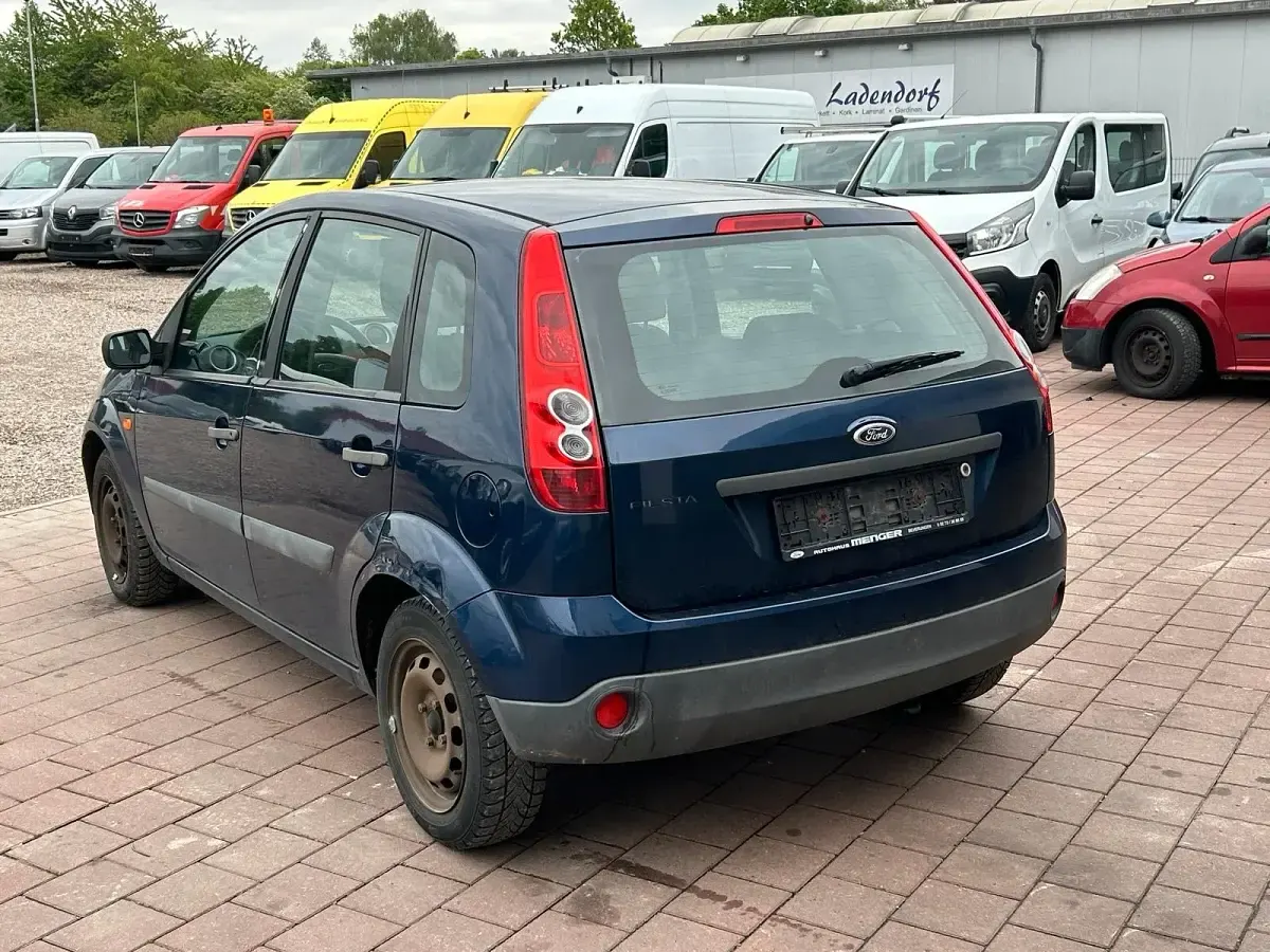 Gebraucht Ford Fiesta 60 PS (44 kW) 2006 Blau Kleinwagen