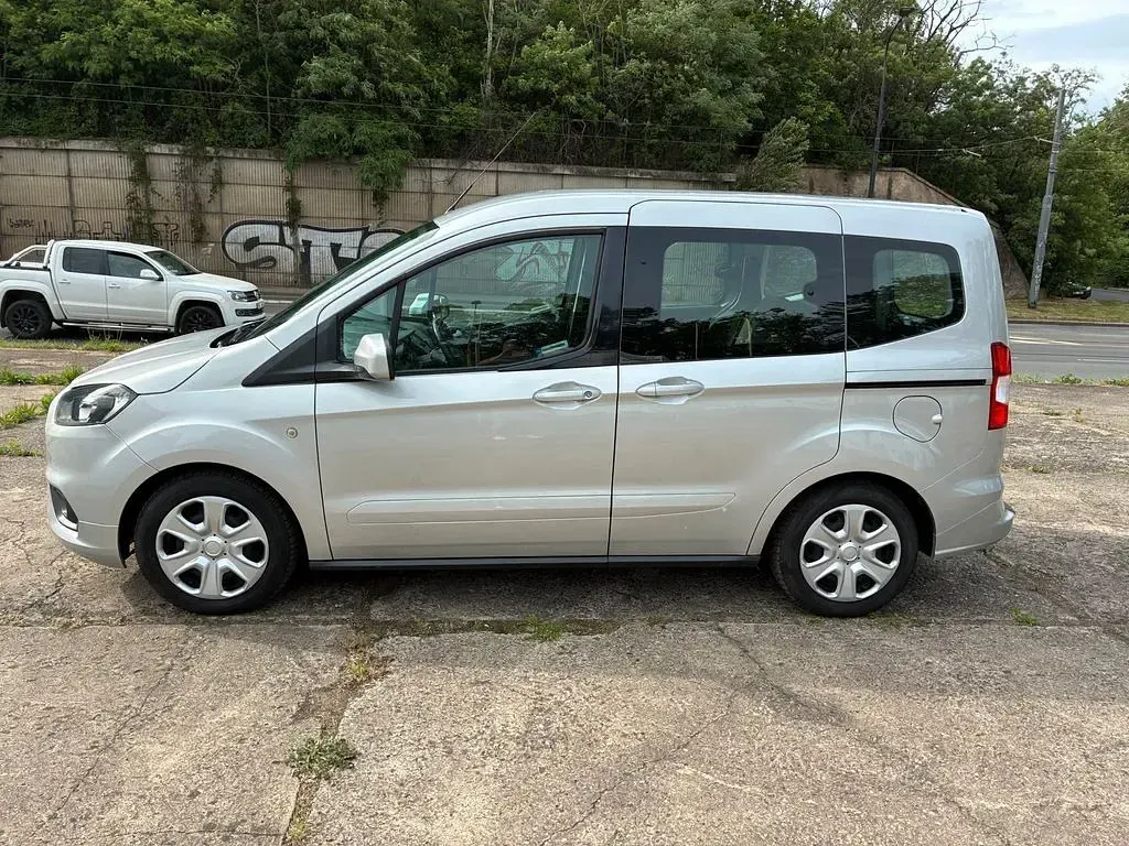 Gebraucht Ford Tourneo Courier 99 PS (72 kW) 2022 Silber Van / Kleinbus