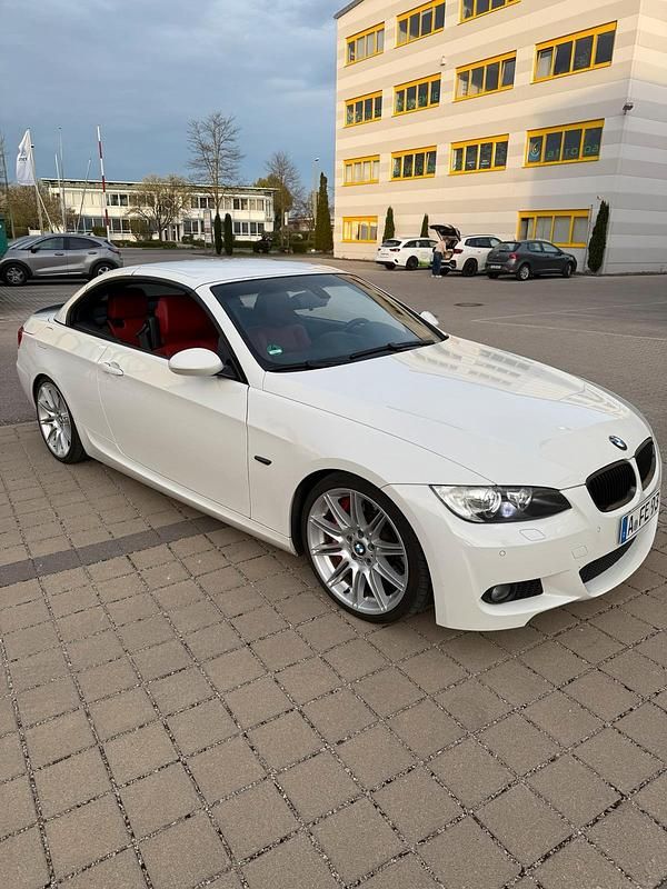Weiß Gebraucht 2009 BMW 335 Cabriolet Comfort Edition Cabrio | 33.000 € - Bild 1/4