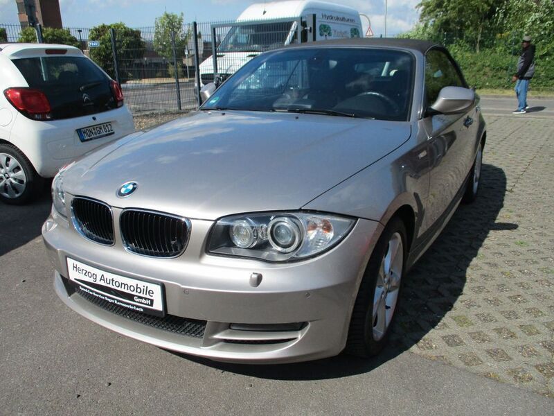 Silber Gebraucht 2010 BMW 118 Cabriolet Sport Line Cabrio | 8.900 € (Fairer Preis) - Bild 1/4