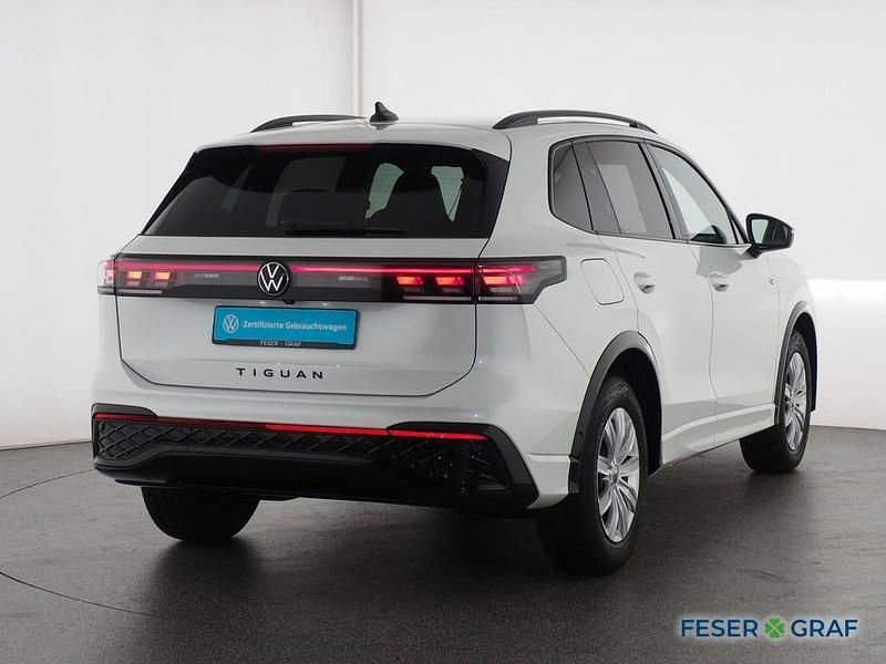 Gebraucht VW Tiguan Style 150 PS (110 kW) 2024 Oryxweiß perlmutteffekt SUV