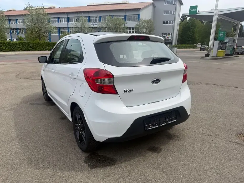 Gebraucht Ford Ka Plus 86 PS (63 kW) 2017 Weiß Kleinwagen
