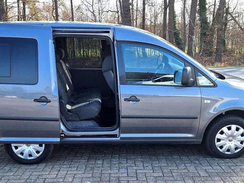 Gebraucht VW Caddy 86 PS (63 kW) 2011 Silber Van / Kleinbus