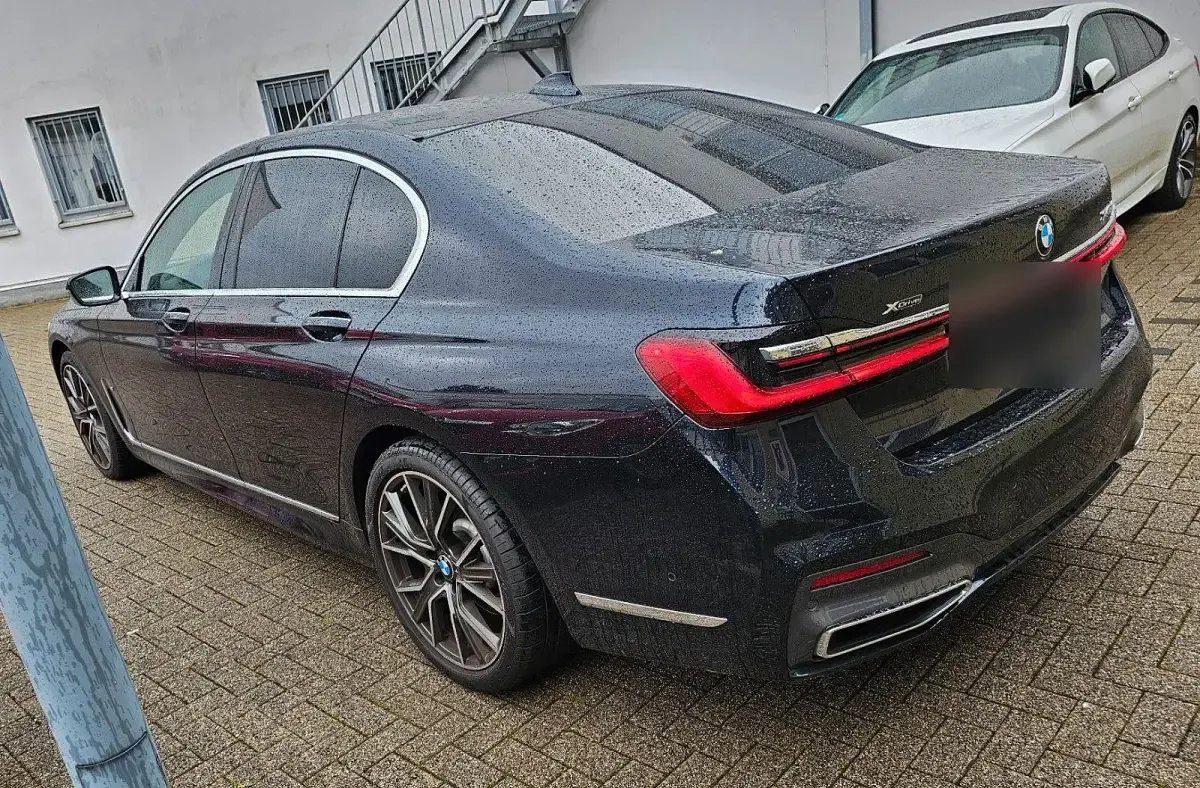 Second-hand BMW 740 Performance 320 CP (235 kW) 2019 Negru Berlinǎ