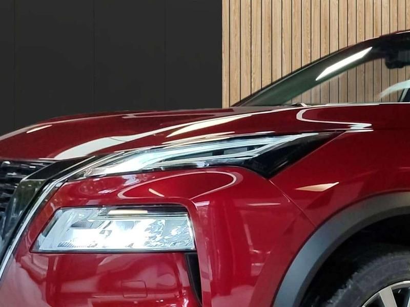 Neu Nissan X-Trail Tekna 158 PS (116 kW) 2025 Tinded red metallic SUV