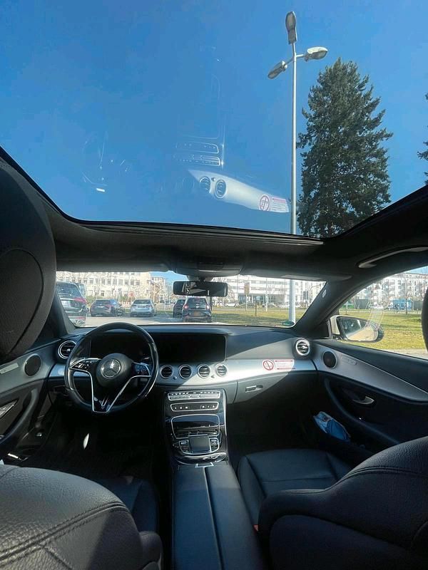 Gebraucht Mercedes E220 2023 Beige Kombi