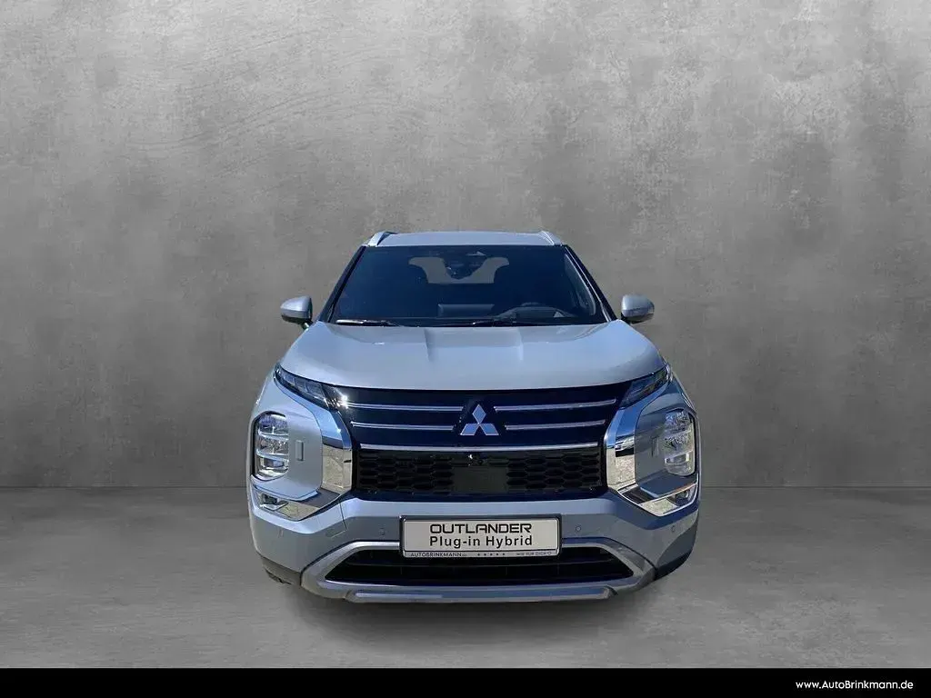 Neu Mitsubishi Outlander P-HEV Select 136 PS (100 kW) 2026 Grau SUV