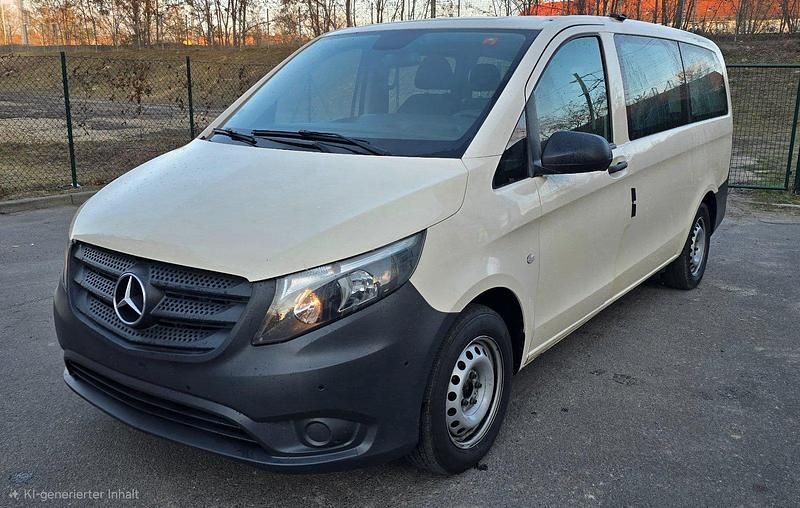 Gebraucht Mercedes Vito 163 PS (119 kW) 2018 Beige Van