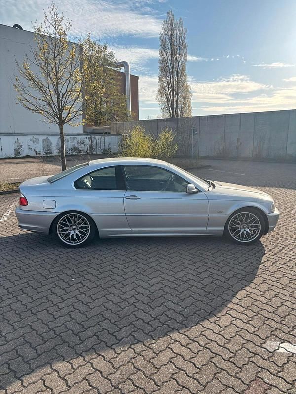 Gebraucht BMW 330 231 PS (169 kW) 2001 Silber Coupé