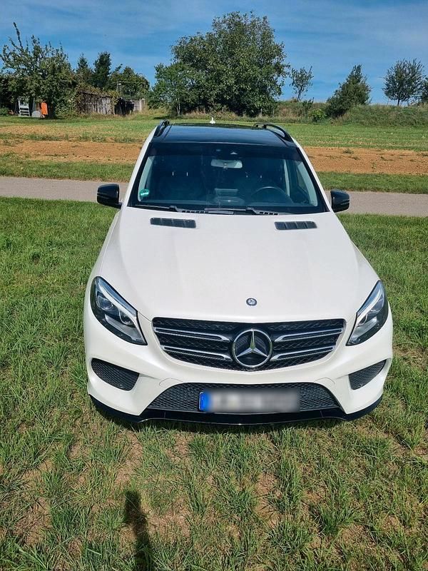 Weiß Gebraucht 2016 Mercedes GLE400 AMG line SUV | 33.000 € (Etwas zu teuer) - Bild 1/4