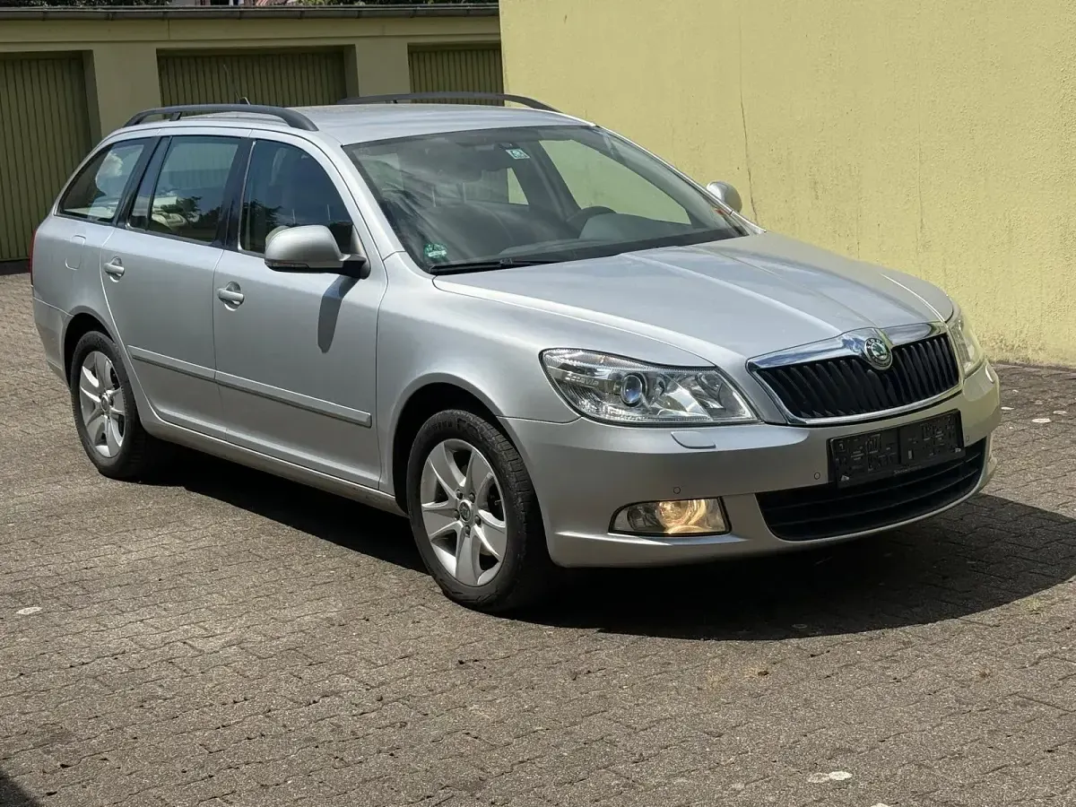 Gebraucht Skoda Octavia 160 PS (117 kW) 2011 Silber Kombi
