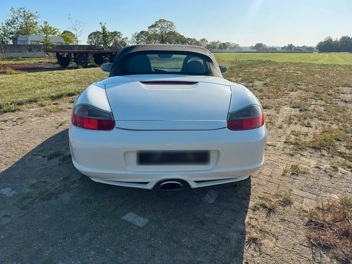 Second-hand Porsche Boxster 240 CP (176 kW) 2004 Cabrio