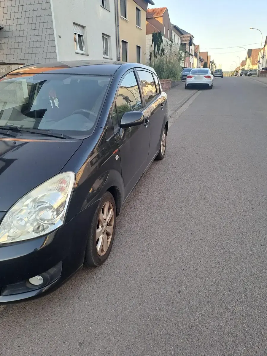 Gebraucht Toyota Verso 136 PS (100 kW) 2009 Schwarz Van / Kleinbus