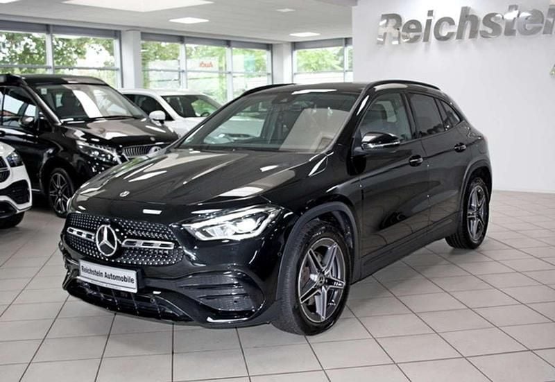 Gebraucht Mercedes GLA220 AMG 190 PS (139 kW) 2023 Kosmoschwarz (metallic) SUV