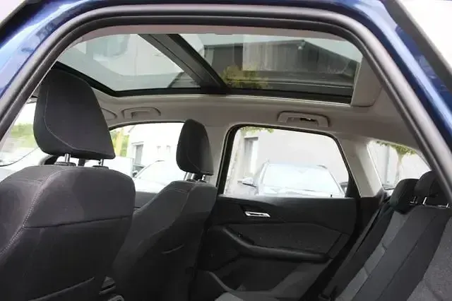 Gebraucht BMW 218 Active Tourer Performance 136 PS (100 kW) 2023 Phytonicblau metallic Van / Kleinbus