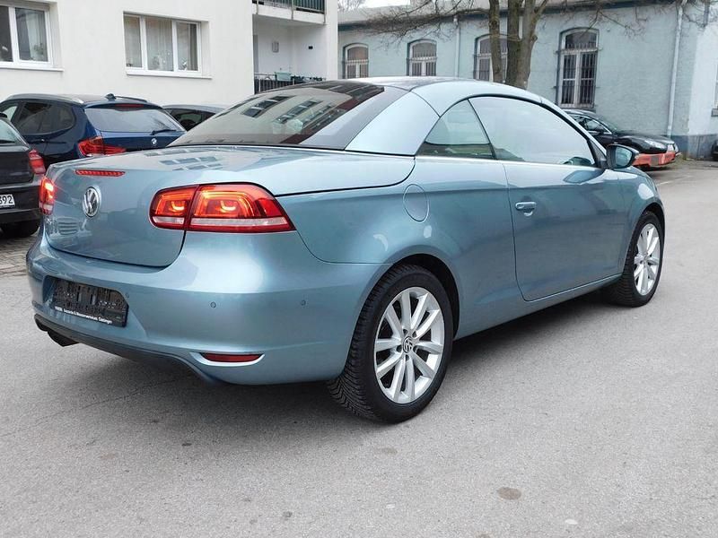 Gebraucht VW Eos Sportline 140 PS (102 kW) 2012 Blau Cabrio