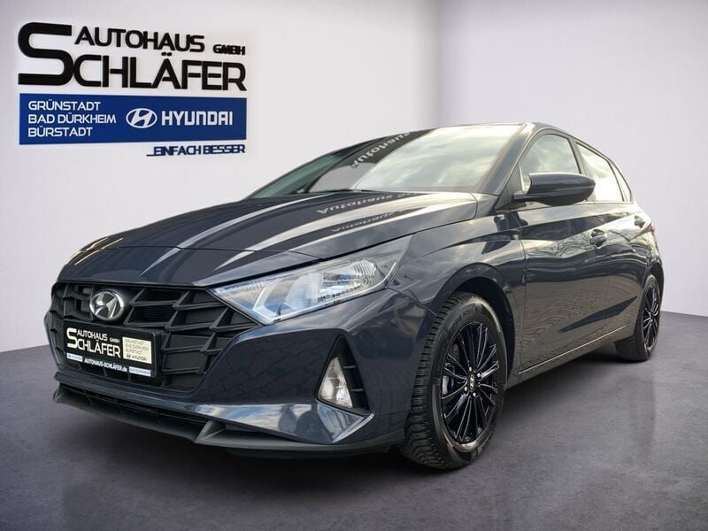Grau Gebraucht 2023 Hyundai i20 Select Limousine | 15.480 € (Fairer Preis) - Bild 1/4