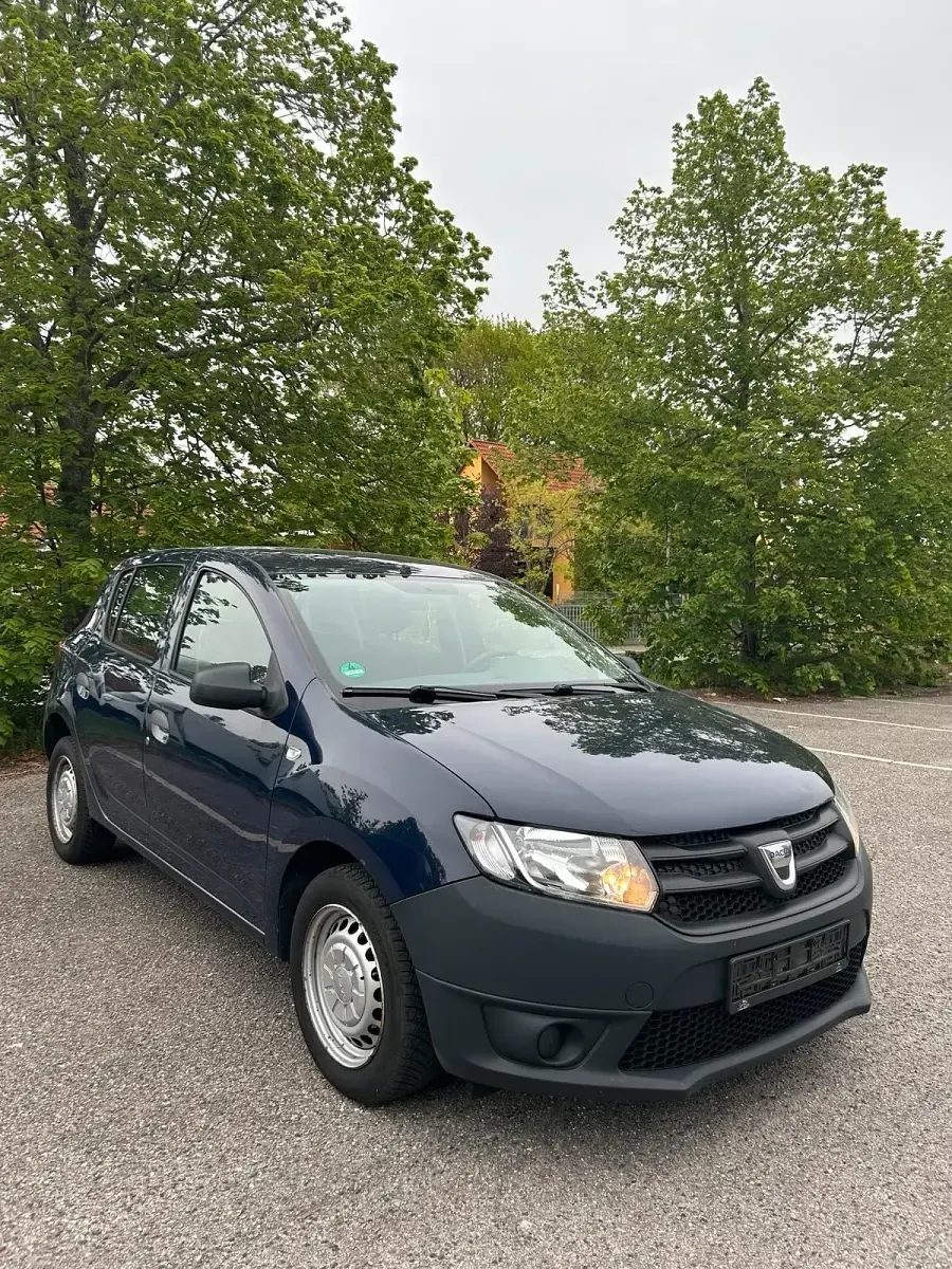 Używany Dacia Sandero 75 KM (55 kW) 2014 Niebieski Hatchback