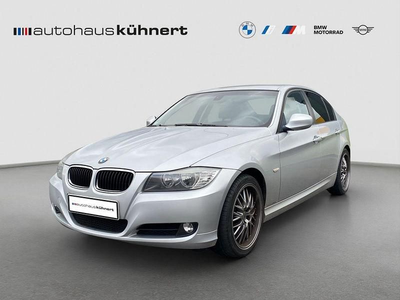 Silber Gebraucht 2009 BMW 318 Sport Line Limousine | 4.000 € (Superpreis) - Bild 1/4