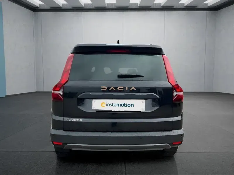 Gebraucht Dacia Jogger 101 PS (74 kW) 2024 Schwarz Van / Kleinbus