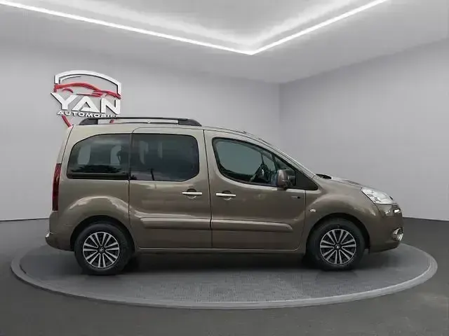 Gebraucht Peugeot Partner Tepee Style 114 PS (83 kW) 2015 Braun Van / Kleinbus