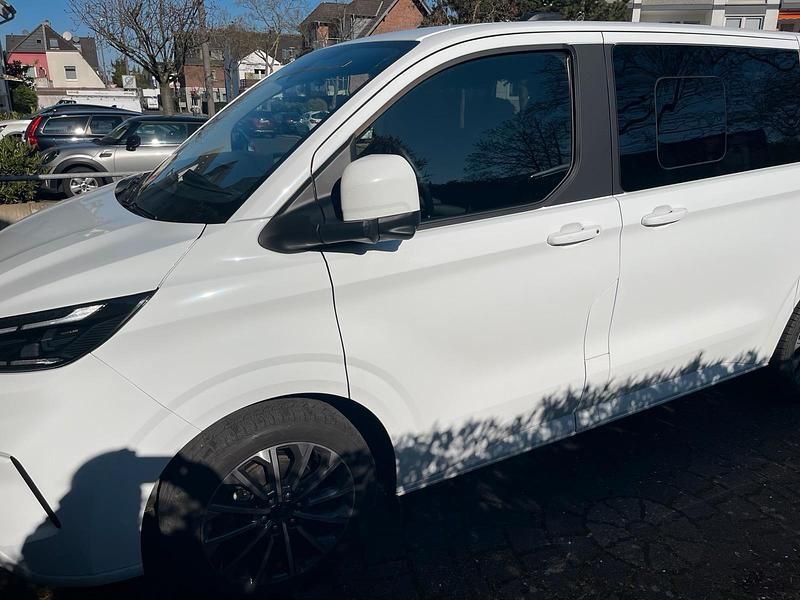 Gebraucht Ford Transit 170 PS (125 kW) 2025 Weiß Van / Kleinbus