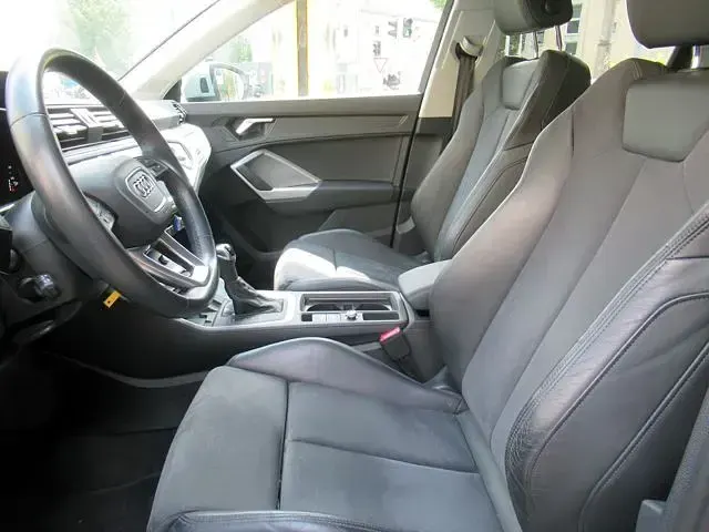 Gebraucht Audi Q3 Sport 150 PS (110 kW) 2023 Silber SUV