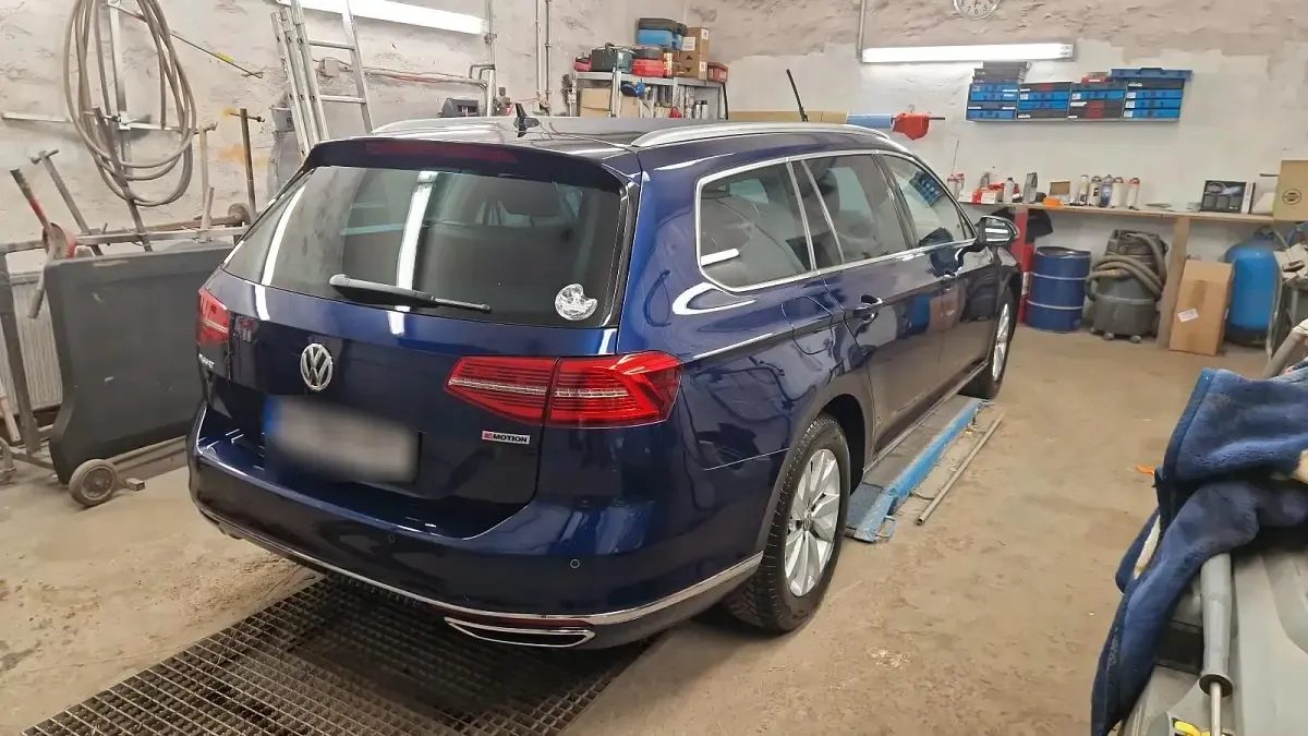 Gebraucht VW Passat 190 PS (139 kW) 2019 Blau Kombi