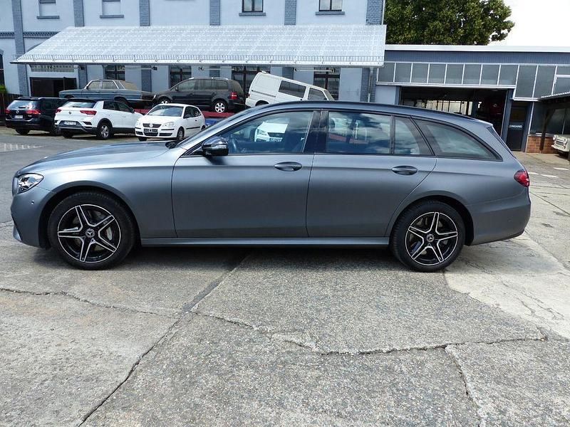 Gebraucht Mercedes E300 AMG 194 PS (142 kW) 2021 Grau Kombi