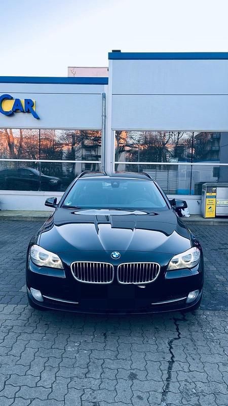 Gebraucht BMW 520 184 PS (135 kW) 2013 Schwarz Kombi