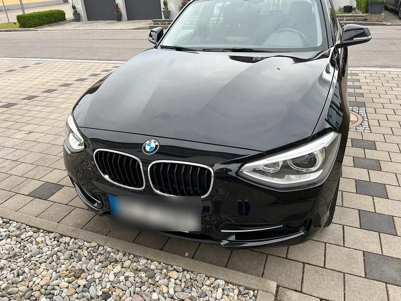 Gebraucht BMW 118 Sport Line 150 PS (110 kW) 2011 Schwarz Kleinwagen