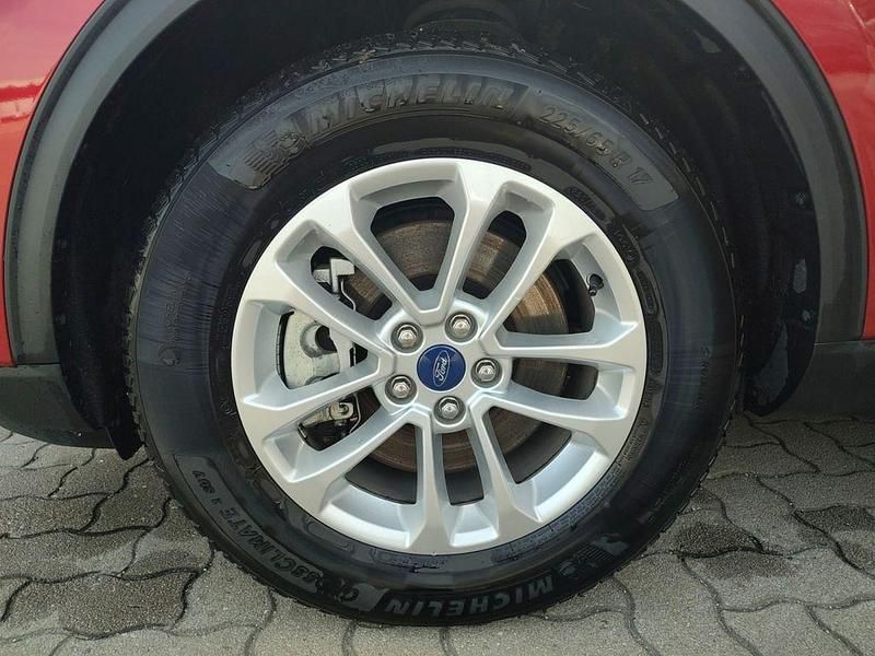 Gebraucht Ford Kuga Titanium 152 PS (111 kW) 2021 Rot SUV