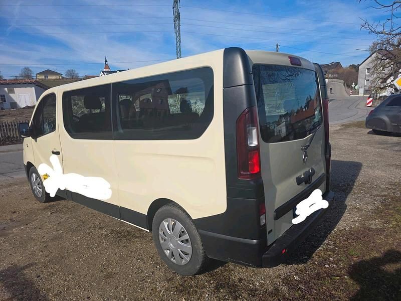 Gebraucht Renault Trafic 130 PS (95 kW) 2017 Beige Van / Kleinbus
