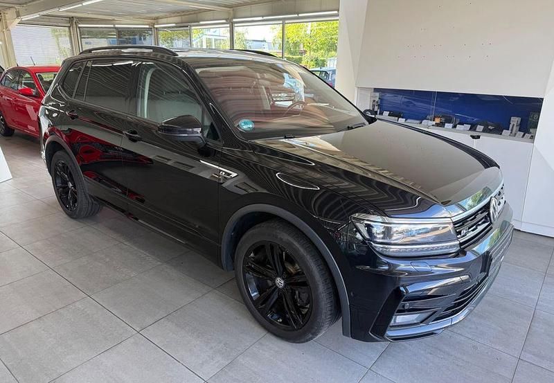 Schwarz Gebraucht 2021 VW Tiguan Allspace Highline SUV | 23.390 € (Guter Preis) - Bild 1/4