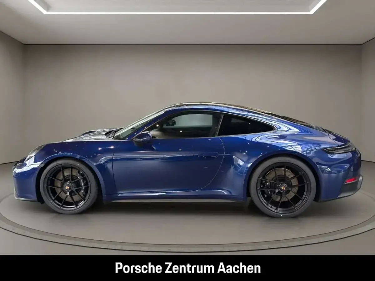 Gebraucht Porsche 992 541 PS (397 kW) 2026 Enzianblaumetallic Coupé